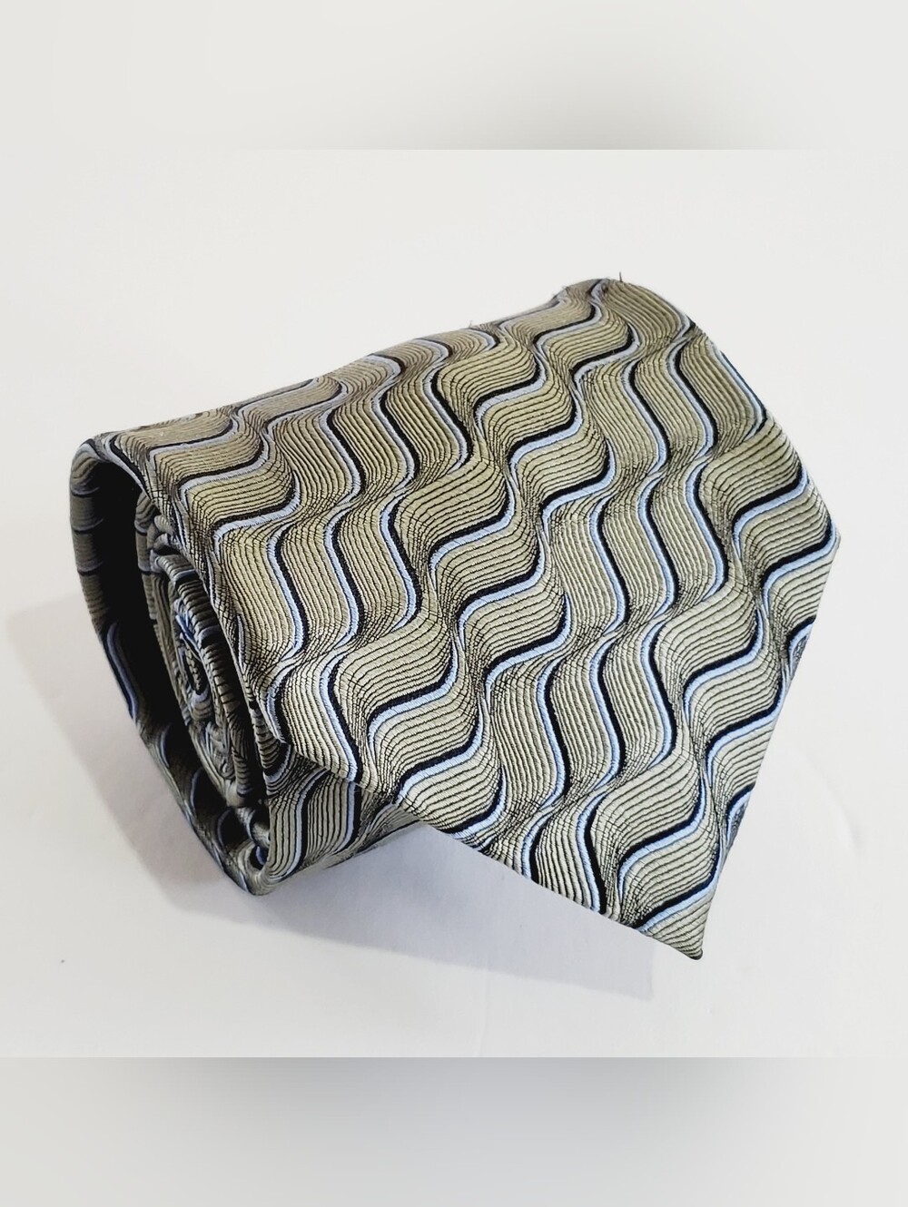 SPQR Green Wavy Stripe Pattern Men's Silk Neck Tie 59x3.75"